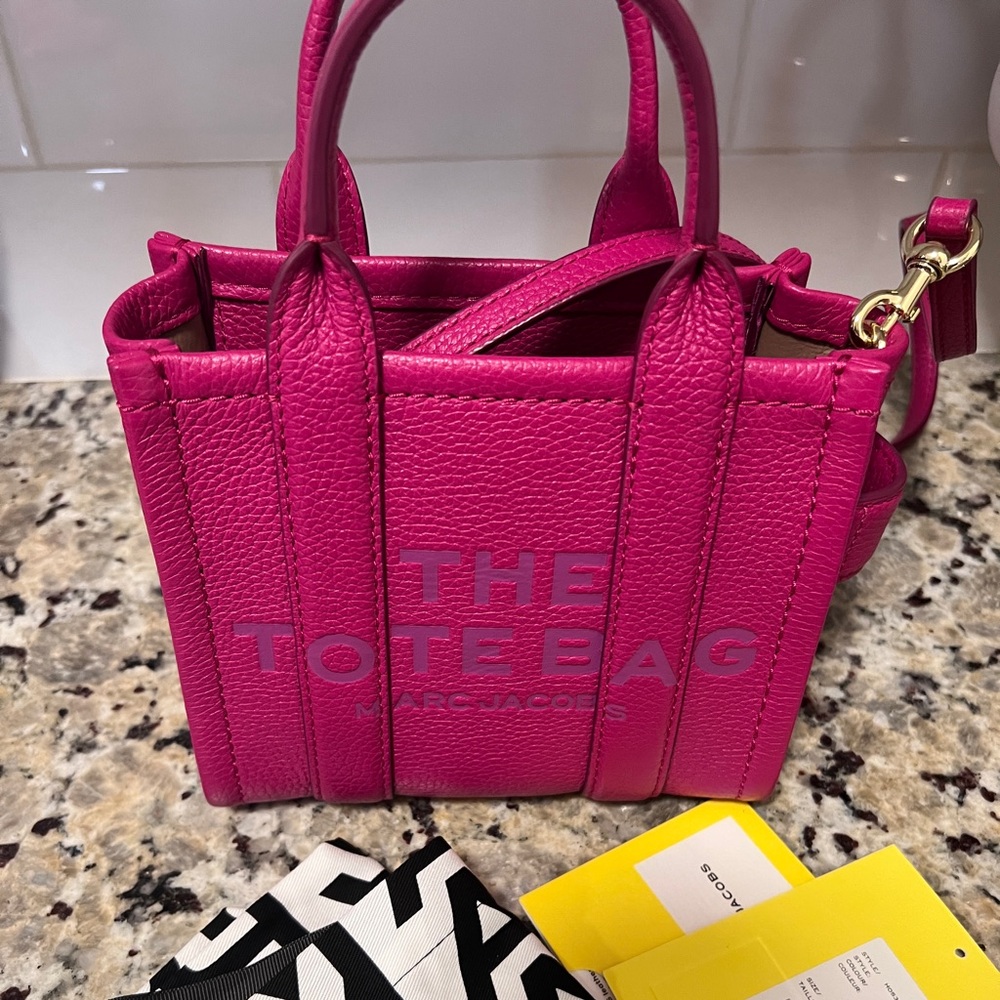 Marc Jacobs THE TOTE BAG MINI Lipstick pink